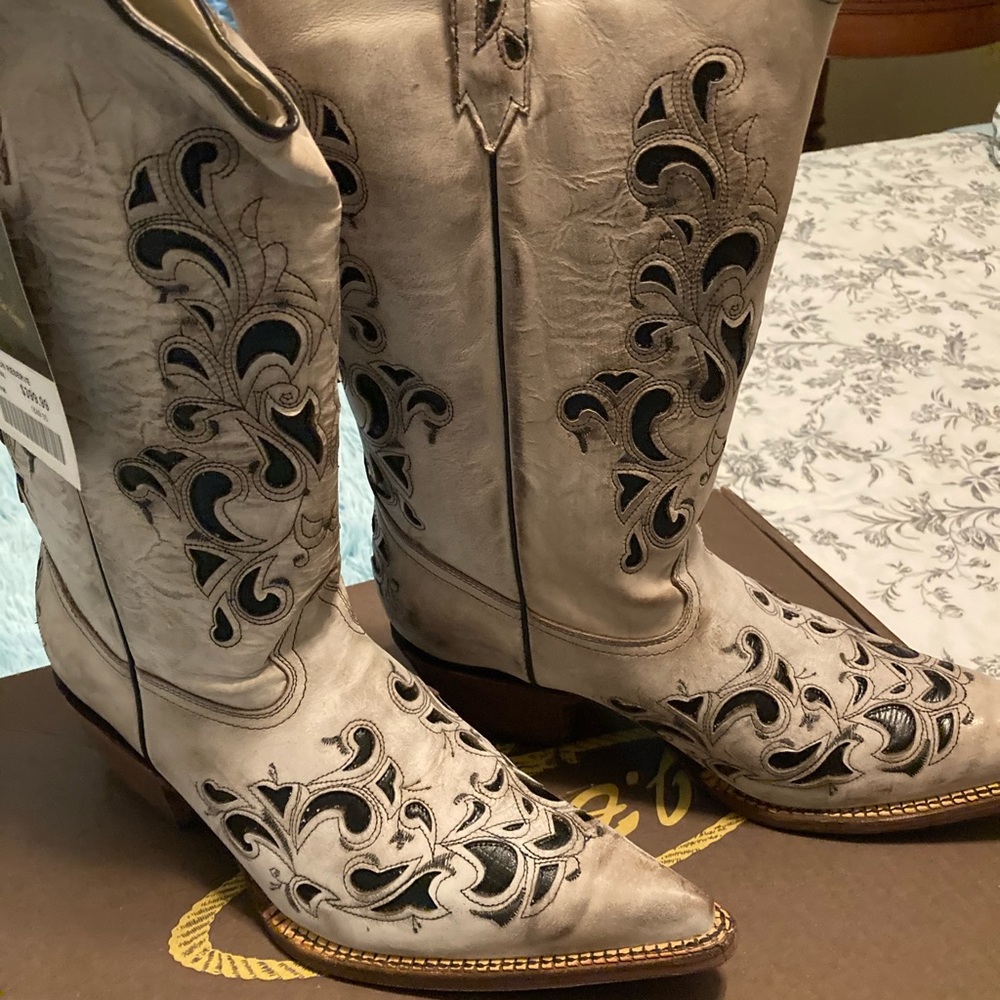 Women’s boots